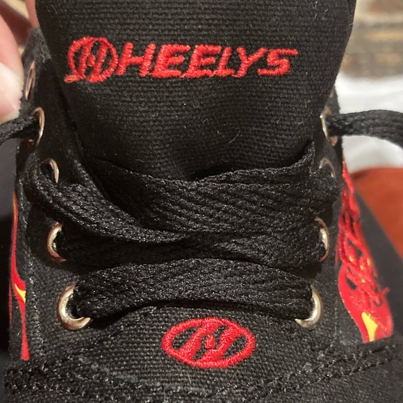 Heely’s Flame Edition - Picture 4 of 6